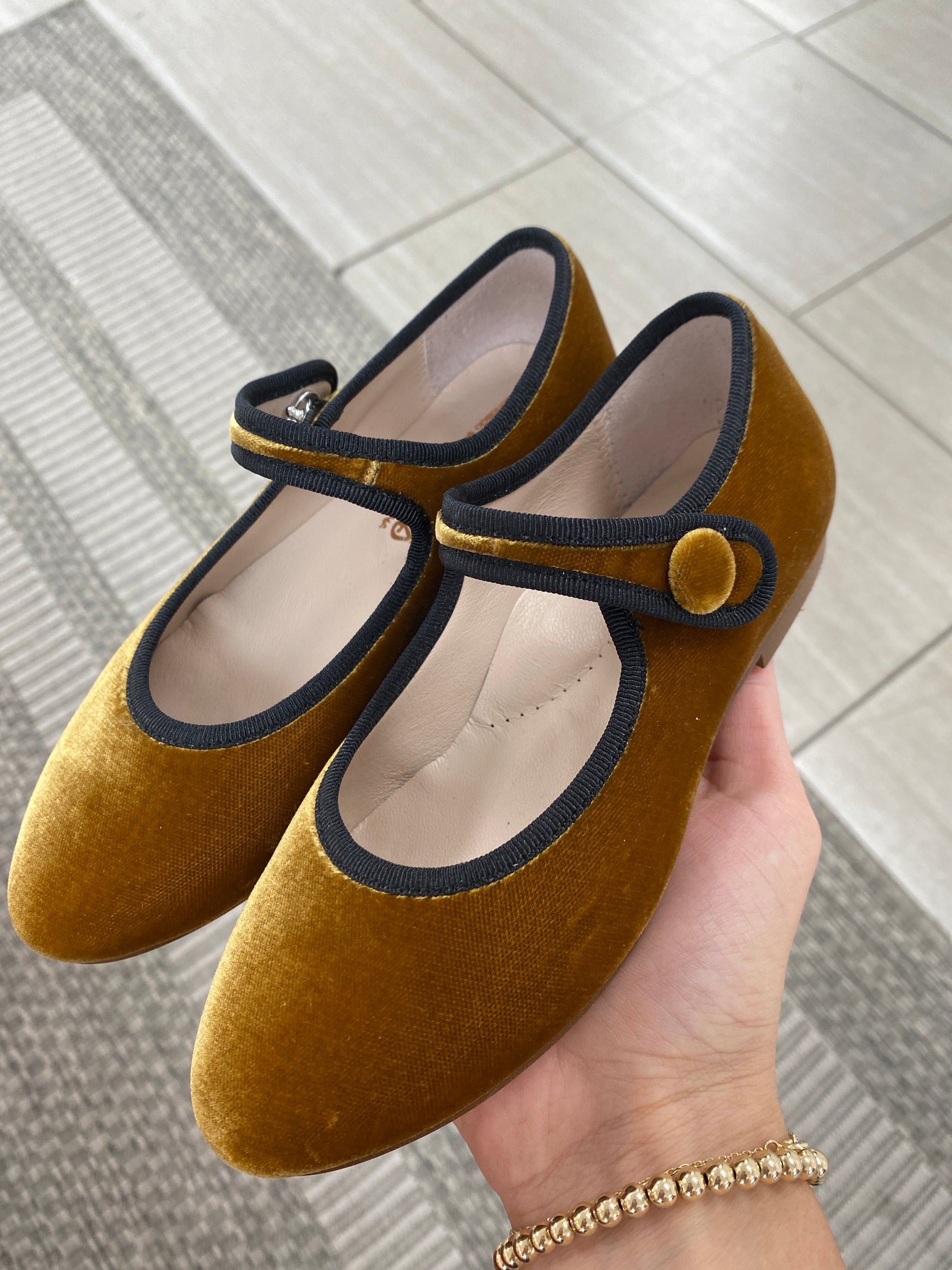 Beberlis Mustard Velvet Pointed Piping Mary Jane-Tassel Children Shoes