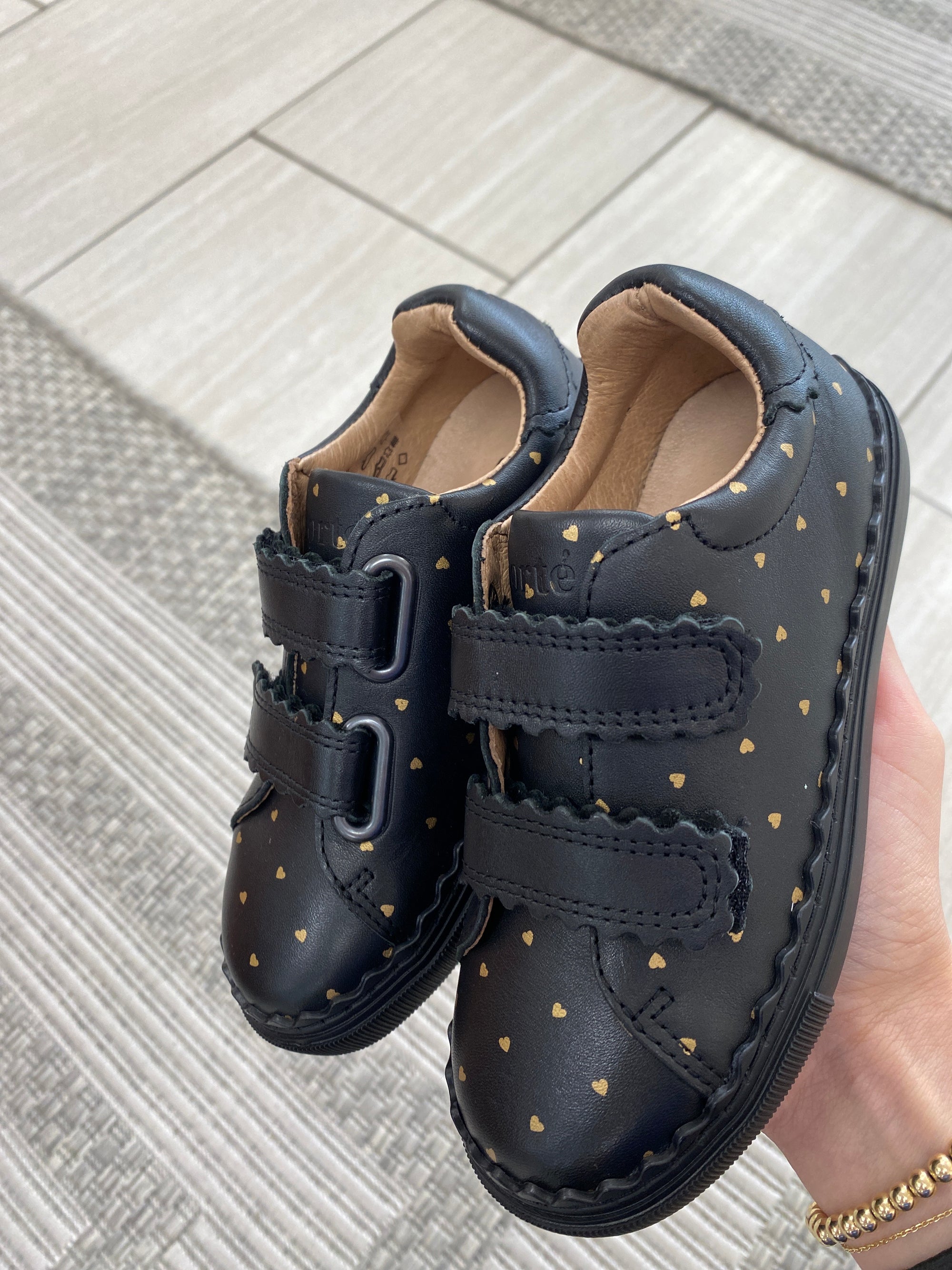 Porte Black and Gold Heart Velcro Sneaker-Tassel Children Shoes
