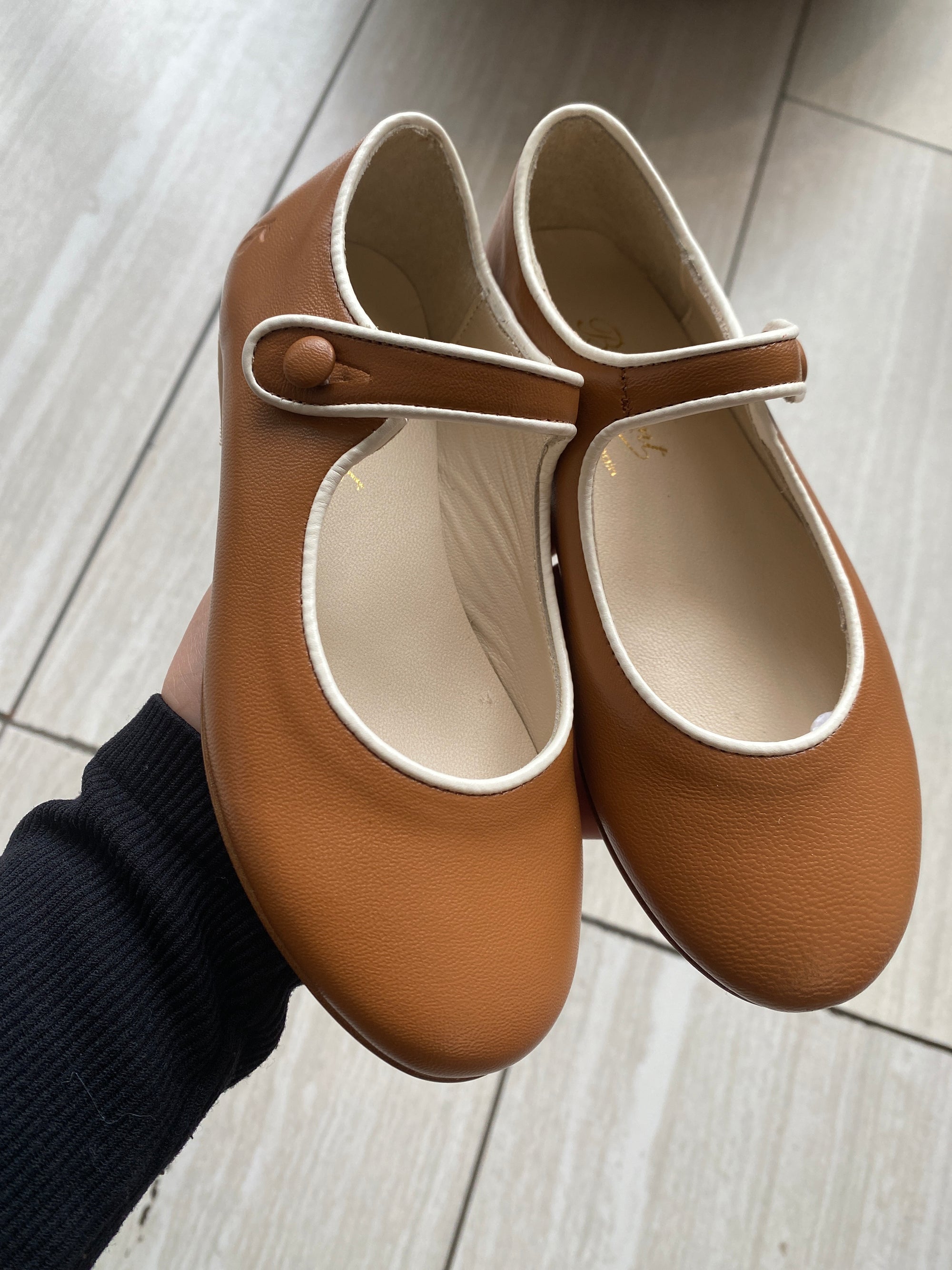 Bonpoint Camel and White Ella Mary Jane-Tassel Children Shoes