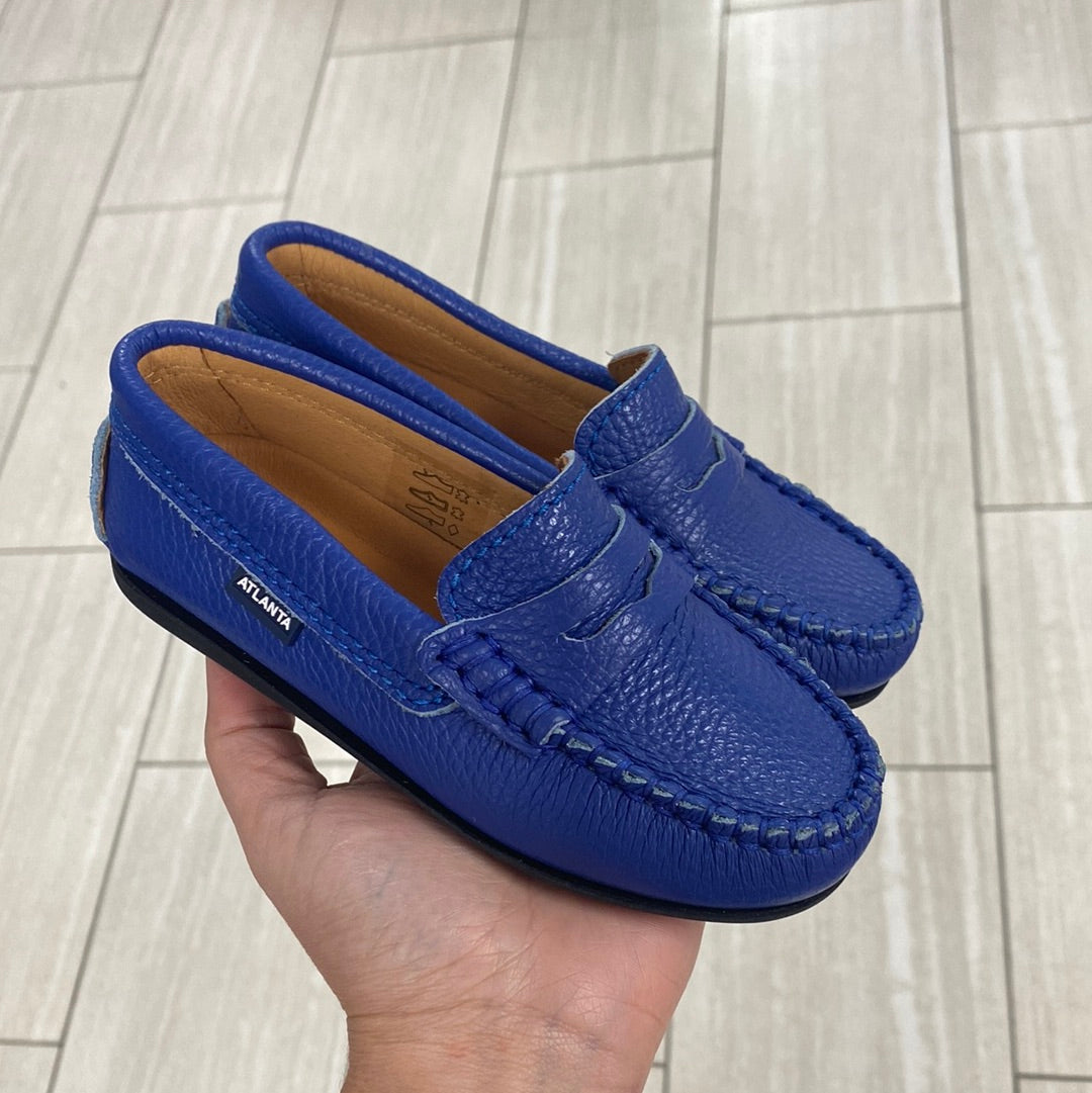 Kids on sale blue loafers